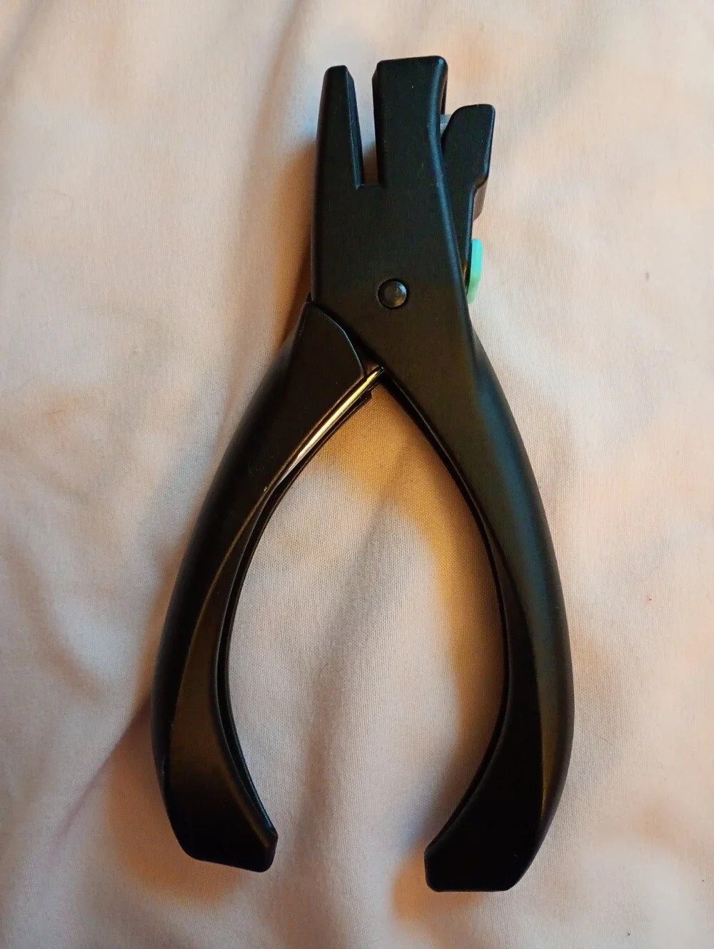 EK Tools Heavy Duty Paper Punch Vertical Slot Black Craft Tool